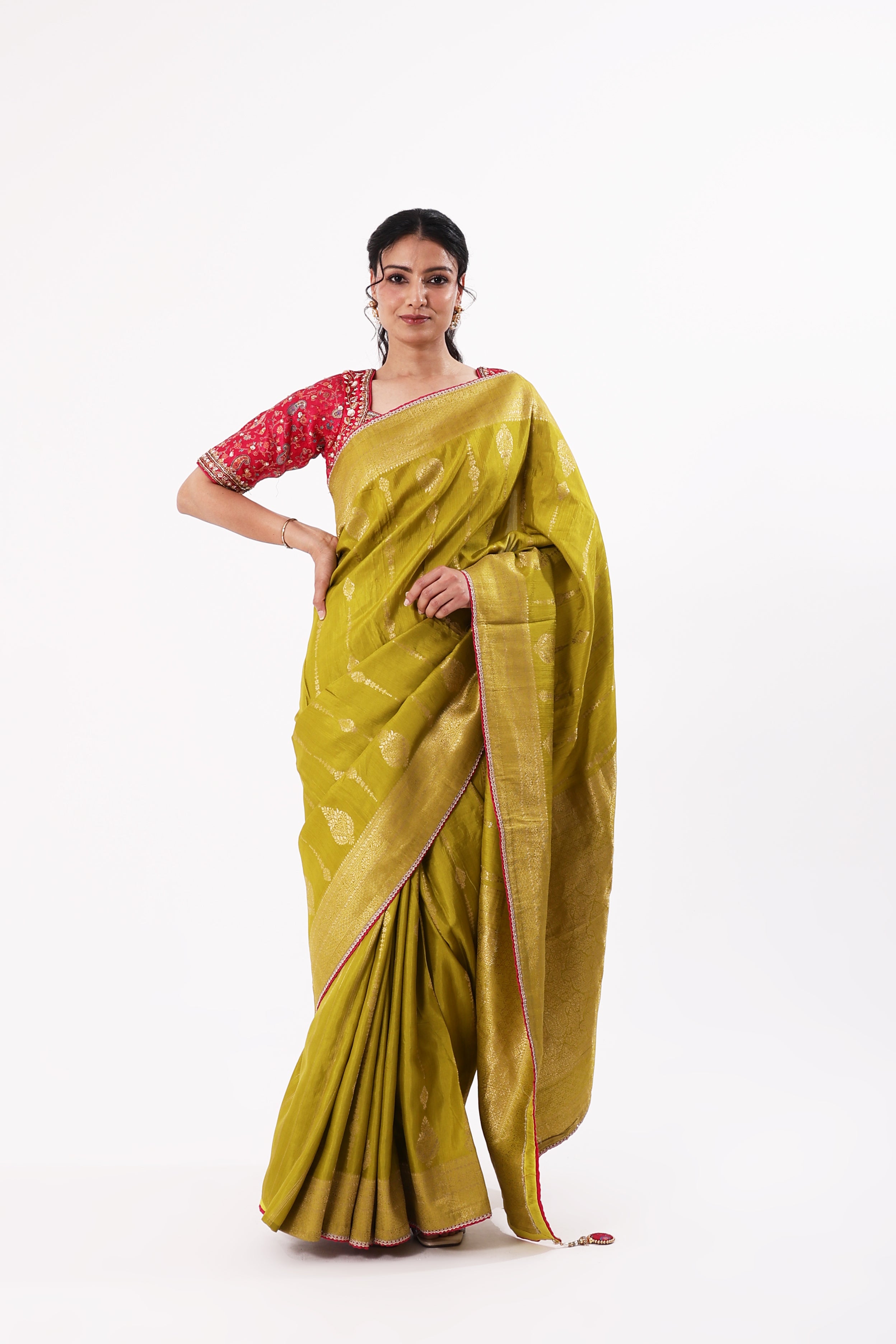 Saree With Readymade Blouse