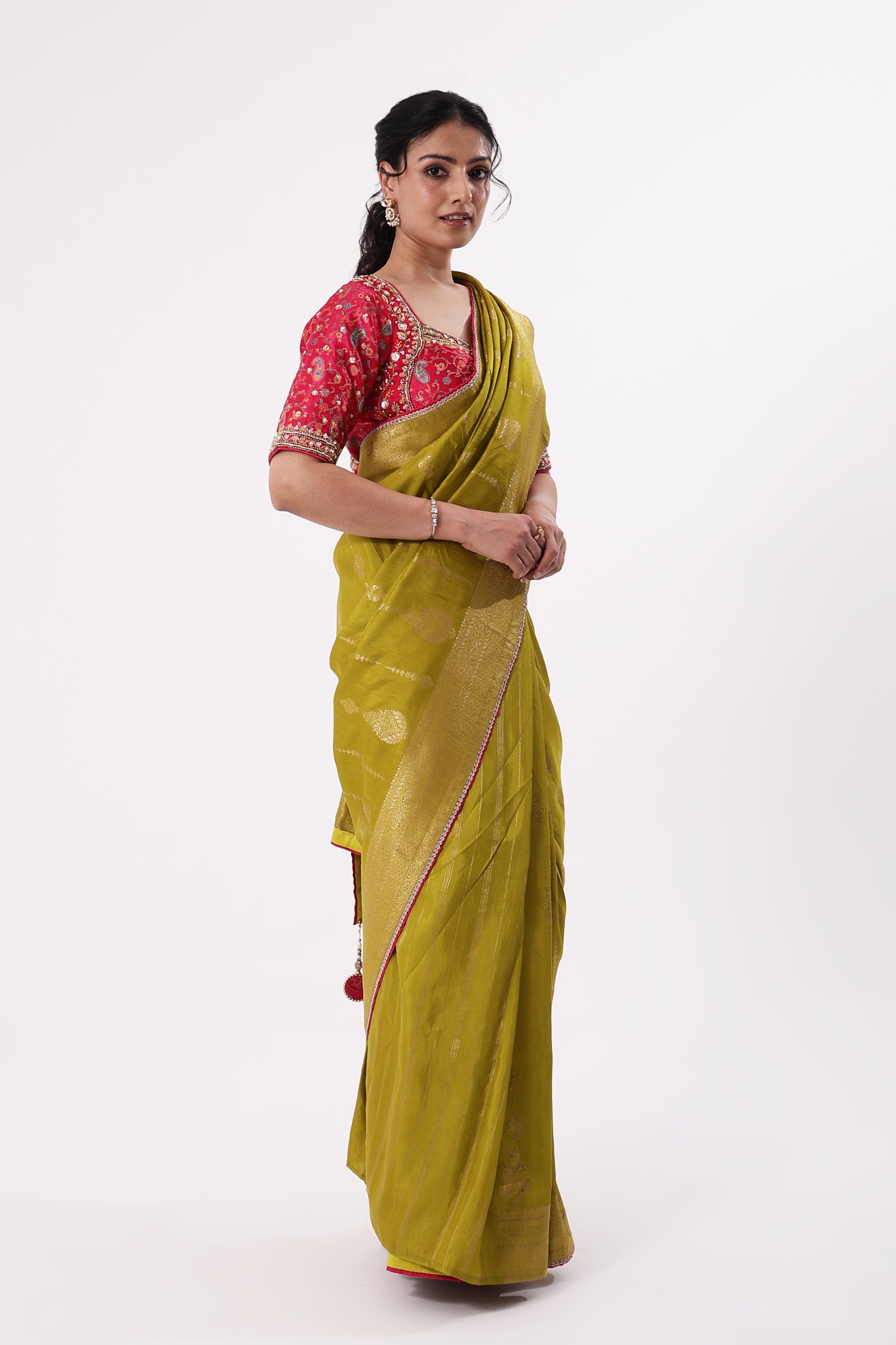 Saree With Readymade Blouse